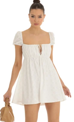 LUCY IN THE SKY Mini Dresses^Baby Doll Dress In White