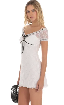 LUCY IN THE SKY Mini Dresses^Black Ribbon Lace Dress In White