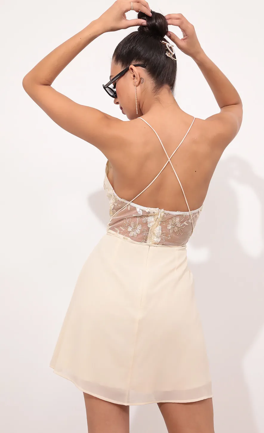 LUCY IN THE SKY Mini Dresses^Floral Lace Plunge Baby Doll Dress In Champagne