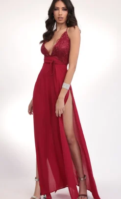 LUCY IN THE SKY Maxi Dresses^Floral Lace Plunge Maxi In Merlot