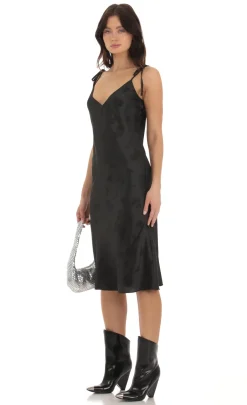 LUCY IN THE SKY Midi Dresses^Floral Satin Midi Dress In Black