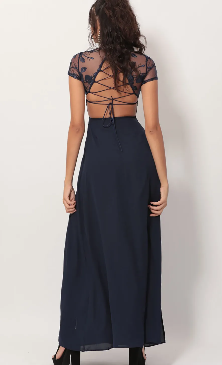 LUCY IN THE SKY Maxi Dresses^Heiress Lace Maxi Dress In Navy