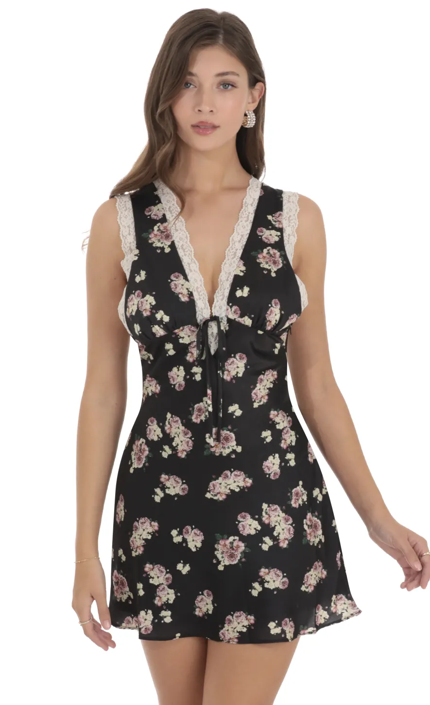 LUCY IN THE SKY Mini Dresses^Lace Floral V-Neck Dress In Black