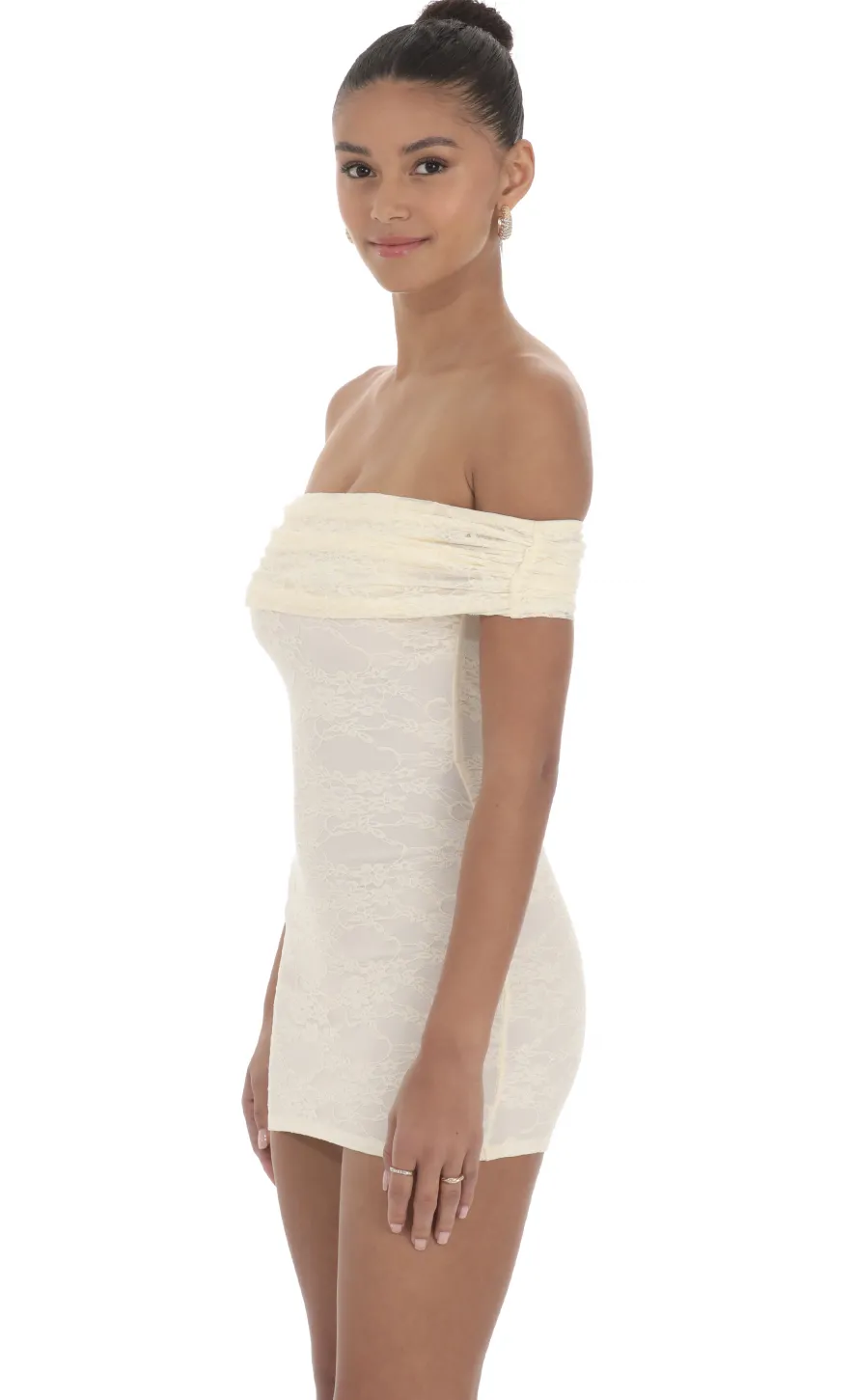 LUCY IN THE SKY Mini Dresses^Off Shoulder Lace Bodycon Dress In Cream
