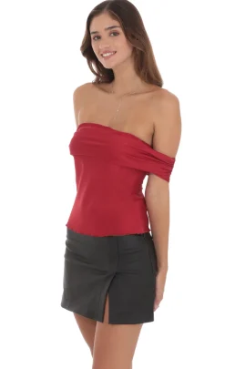LUCY IN THE SKY Tops^Off Shoulder Satin Top In Red