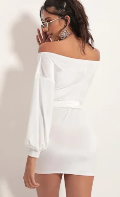LUCY IN THE SKY Mini Dresses^Off Shoulder Velvet Dress In White