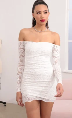 LUCY IN THE SKY Mini Dresses^Scalloped Lace Dress In White