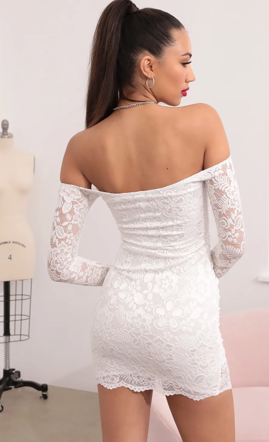 LUCY IN THE SKY Mini Dresses^Scalloped Lace Dress In White