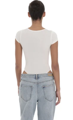 LUCY IN THE SKY Bodysuits^Short Sleeve High Thigh Bodysuit In White